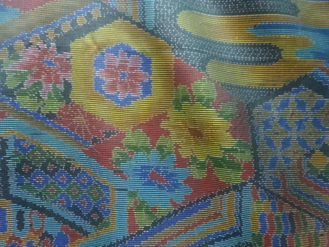  花古典柄織り出し本場泥大島紬着物